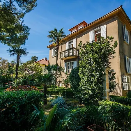 Lejlighed Family Friendly Seaside Kastel Stari, - 18114 *