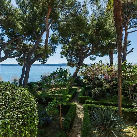 Family Friendly Seaside Kastel Stari, - 18114 Daire