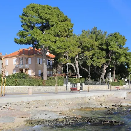 Family Friendly Seaside Kastel Stari, - 18114 *
