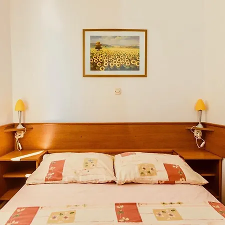 Family Friendly Seaside Kastel Stari, - 18114 Lejlighed