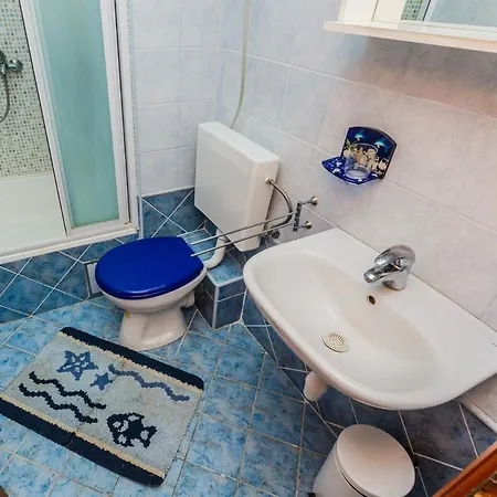 Lejlighed Family Friendly Seaside Kastel Stari, - 18114 *