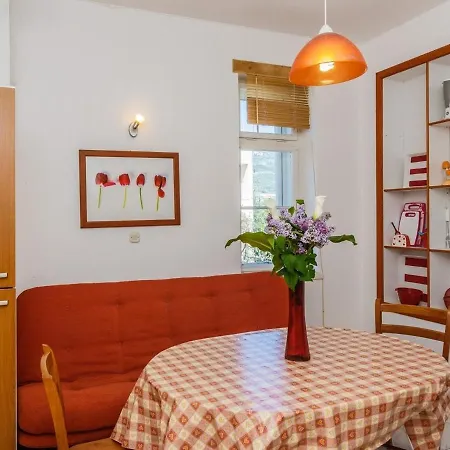 Lejlighed Family Friendly Seaside Kastel Stari, - 18114