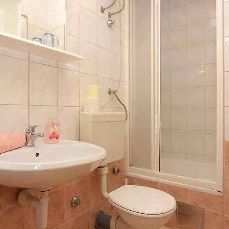 Lejlighed Family Friendly Seaside Kastel Stari, - 18114 *