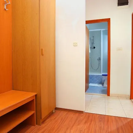 Lejlighed Family Friendly Seaside Kastel Stari, - 18114 Kaštela