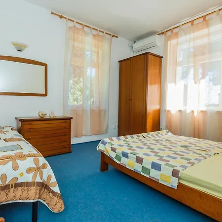 Family Friendly Seaside Kastel Stari, - 18114