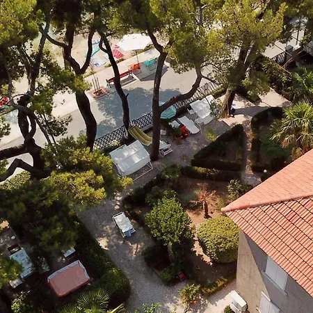 Family Friendly Seaside Kastel Stari, - 18114 Lejlighed
